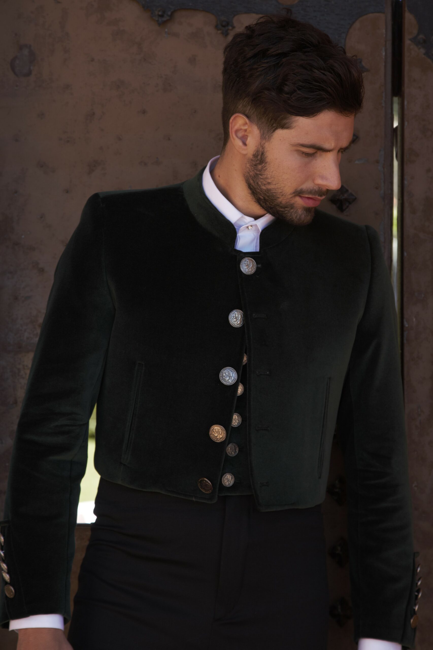 Traje de terciopelo hombre deals